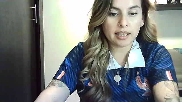 Valery  Rouse  online show from June 17, 2026, 12:02 am