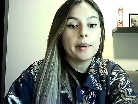 Snapshot of Valery__Rouse_ chatting on June 27, 2026, 4:17 am Valery Rouse online show from June 27, 2026, 4:17 am