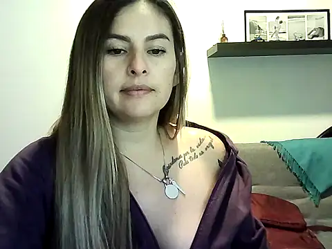 Snapshot of Valery__Rouse_ chatting on June 30, 2026, 10:33 pm Valery Rouse online show from June 30, 2026, 10:33 pm