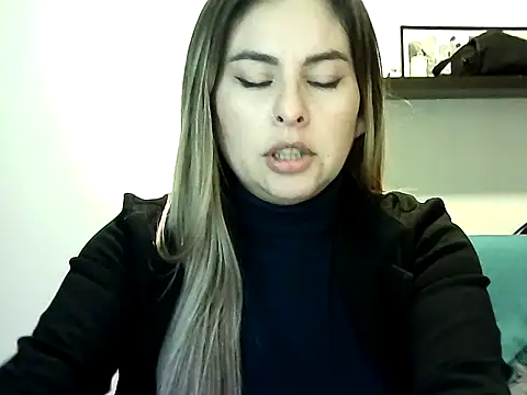 Snapshot of Valery__Rouse_ chatting on July 15, 2026, 1:44 am Valery Rouse online show from July 15, 2026, 1:44 am