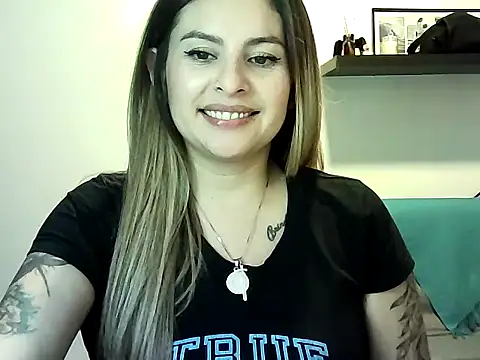 Snapshot of Valery__Rouse_ chatting on July 22, 2026, 9:39 pm Valery Rouse online show from July 22, 2026, 9:39 pm