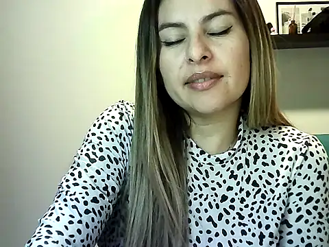 Snapshot of Valery__Rouse_ chatting on July 30, 2026, 12:42 am Valery Rouse online show from July 30, 2026, 12:42 am