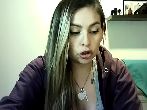 Snapshot of Valery__Rouse_ chatting on August 1, 2026, 2:11 am Valery Rouse online show from August 1, 2026, 2:11 am