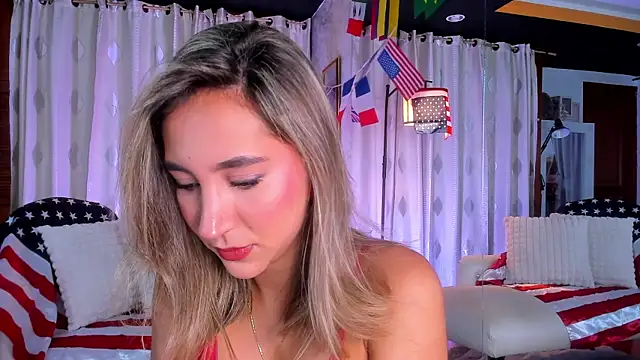 Snapshot of Zarajener chatting on July 5, 2026, 11:23 pm Zarajener online show from July 5, 2026, 11:23 pm