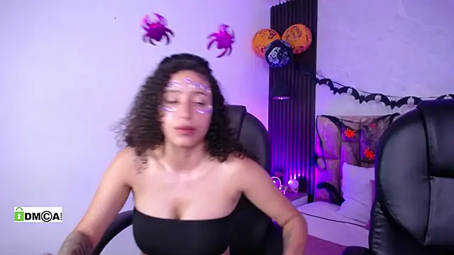 Snapshot of alondraandsweet1 chatting on October 31, 2025, 2:18 pm alondraandsweet1 online show from October 31, 2025, 2:18 pm