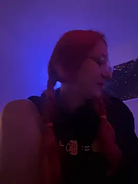 DaddysLittleSlutfox online show from April 29, 2026, 8:04 pm