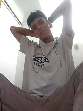 Crxxxsh online show from March 29, 2026, 4:12 am