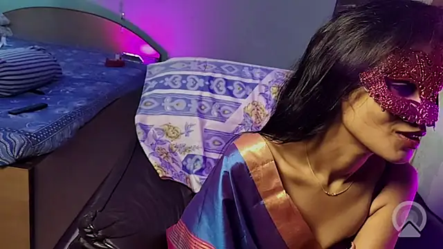 royeoy22 online show from October 1, 2025, 12:44 pm