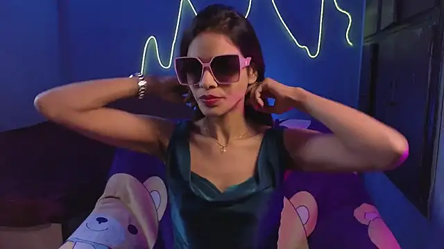 royeoy22 online show from February 5, 2026, 10:31 am