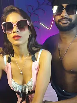 royeoy22 online show from April 25, 2026, 1:52 pm