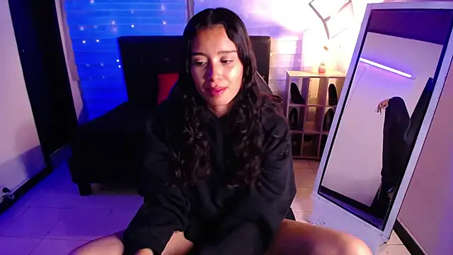 Snapshot of _Mia_Evans_1 chatting on November 8, 2025, 7:45 pm Mia Evans 1 online show from November 8, 2025, 7:45 pm