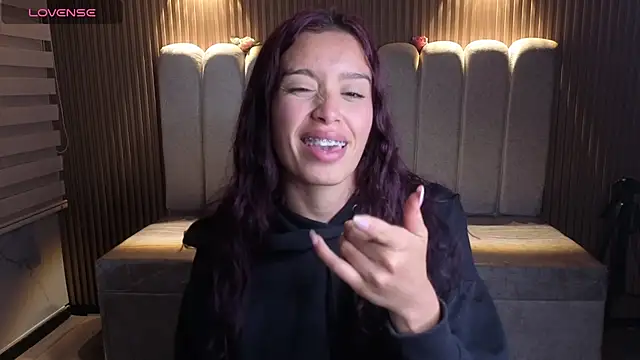  Mia Evans 1 online show from July 6, 2026, 7:49 pm