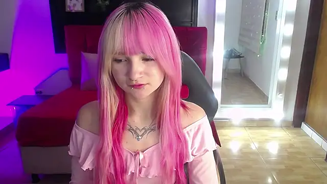 Snapshot of _Charlotte_Collins_ chatting on May 30, 2026, 3:20 pm Charlotte Collins online show from May 30, 2026, 3:20 pm