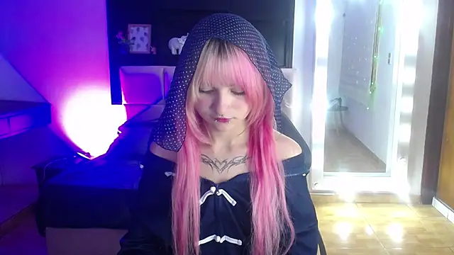 Snapshot of _Charlotte_Collins_ chatting on June 22, 2026, 3:53 pm Charlotte Collins online show from June 22, 2026, 3:53 pm