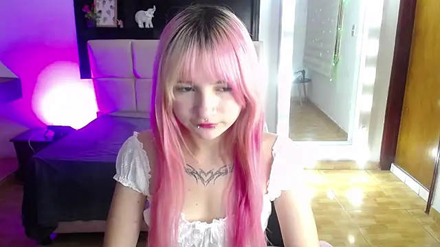 Snapshot of _Charlotte_Collins_ chatting on June 23, 2026, 4:05 pm Charlotte Collins online show from June 23, 2026, 4:05 pm