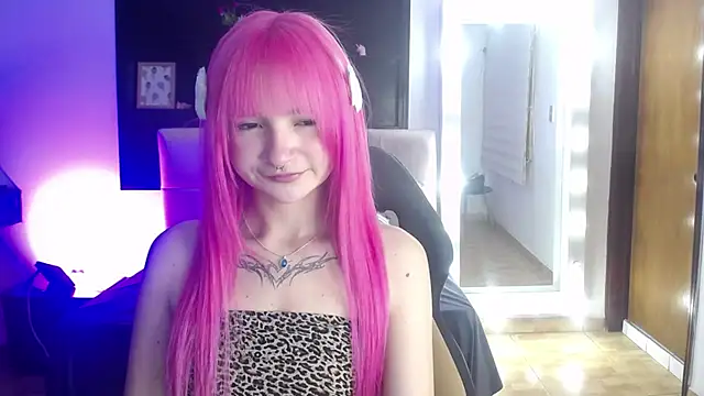 Snapshot of _Charlotte_Collins_ chatting on July 17, 2026, 4:34 pm Charlotte Collins online show from July 17, 2026, 4:34 pm