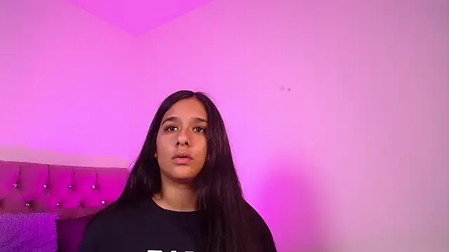 mae nathan  online show from May 6, 2026, 1:47 am