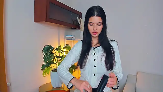 Snapshot of JoCauterucci chatting on September 27, 2025, 7:24 am JoCauterucci online show from September 27, 2025, 7:24 am