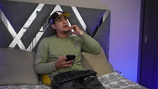 Snapshot of massimo_vidal_ chatting on October 15, 2025, 1:50 am massimo vidal online show from October 15, 2025, 1:50 am