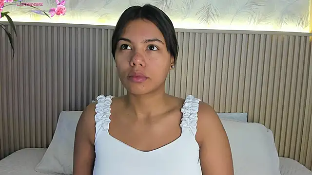 Snapshot of Liss-Reyes chatting on October 30, 2025, 11:55 am Liss-Reyes online show from October 30, 2025, 11:55 am