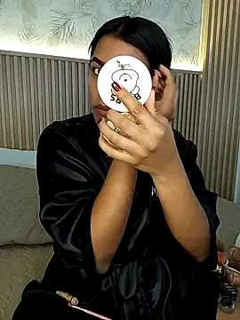 Snapshot of Liss-Reyes chatting on October 31, 2025, 12:17 pm Liss-Reyes online show from October 31, 2025, 12:17 pm