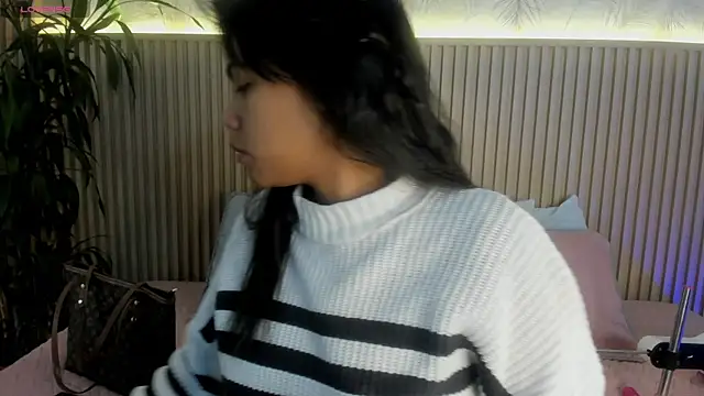 Snapshot of Liss-Reyes chatting on November 13, 2025, 11:53 am Liss-Reyes online show from November 13, 2025, 11:53 am