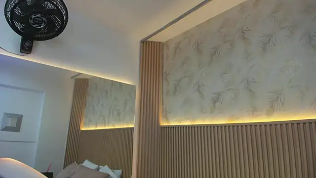 Snapshot of Liss-Reyes chatting on February 12, 2026, 12:11 pm Liss-Reyes online show from February 12, 2026, 12:11 pm