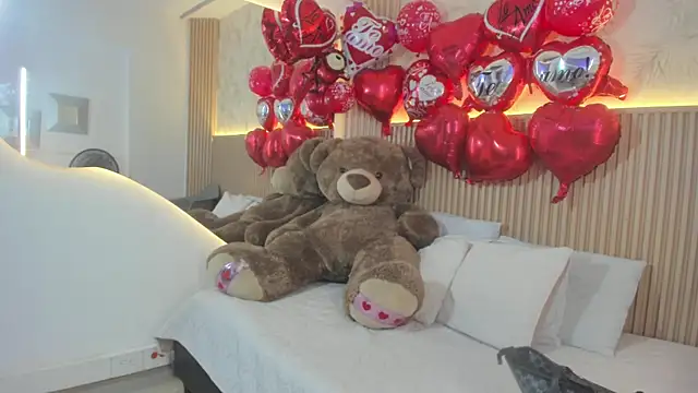 Snapshot of Liss-Reyes chatting on February 15, 2026, 1:31 pm Liss-Reyes online show from February 15, 2026, 1:31 pm