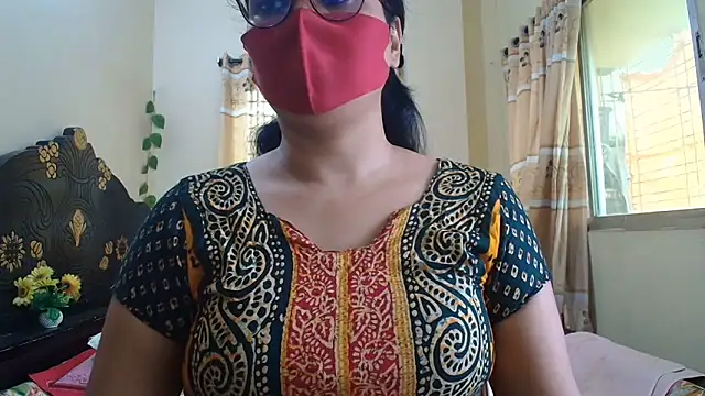 Elena cruz5 online show from May 27, 2026, 5:04 am