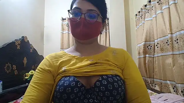Snapshot of Elena_cruz5 chatting on June 7, 2026, 4:55 pm Elena cruz5 online show from June 7, 2026, 4:55 pm