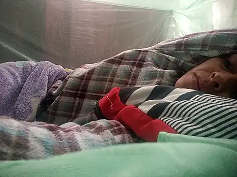 SaraBust online show from September 20, 2025, 1:56 pm