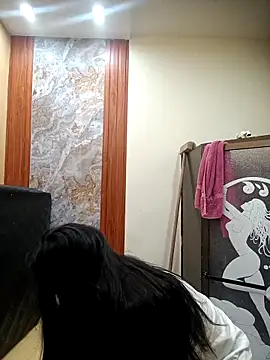 SaraBust online show from October 18, 2025, 2:40 pm