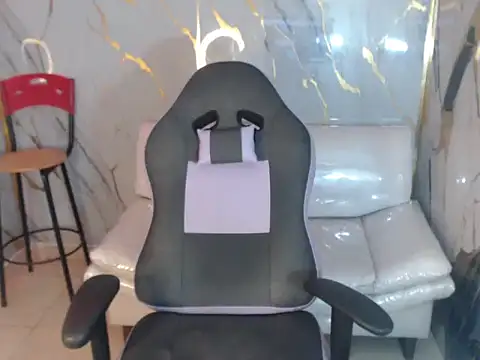 bull cam online show from October 24, 2025, 8:16 pm