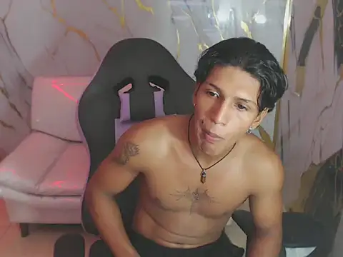 bull cam online show from October 28, 2025, 3:47 pm