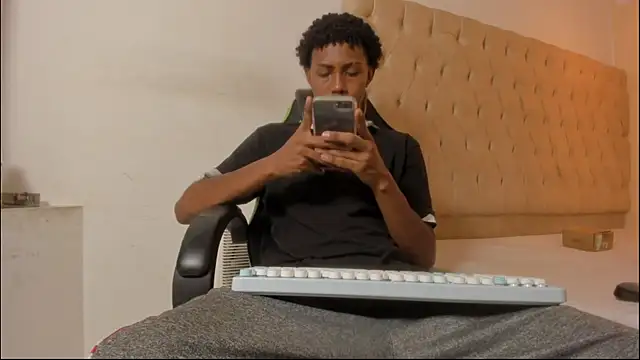 Jax Maliq online show from November 27, 2025, 9:28 pm