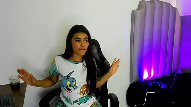 Snapshot of Miaa_Rosse chatting on October 19, 2025, 12:39 pm Miaa Rosse online show from October 19, 2025, 12:39 pm