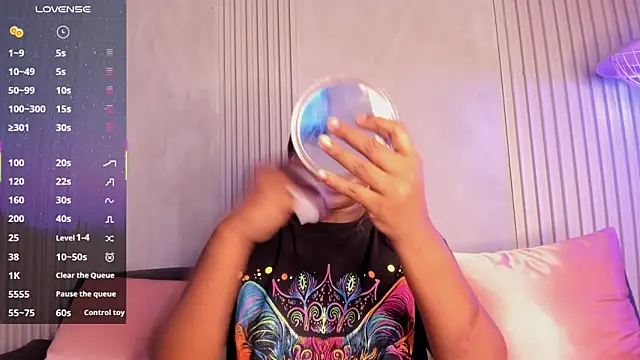 Snapshot of MissMahala_ chatting on November 26, 2025, 7:37 pm MissMahala online show from November 26, 2025, 7:37 pm