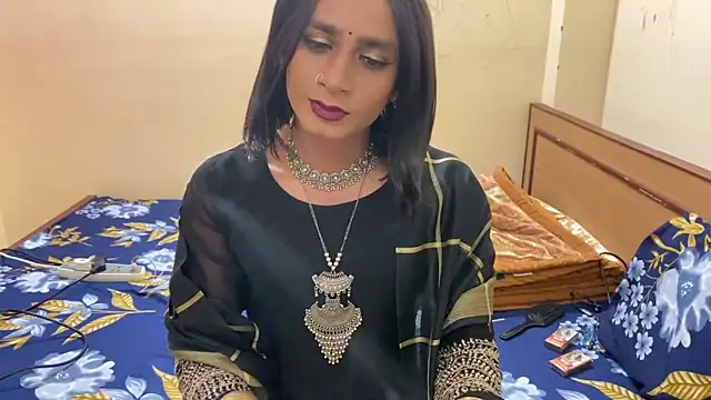 LuvLayla online show from January 11, 2026, 8:03 pm