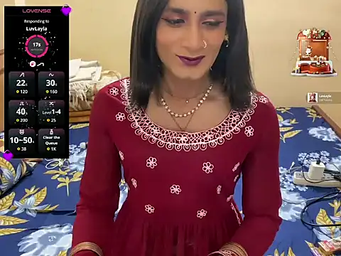 Snapshot of LuvLayla chatting on April 12, 2026, 8:25 pm LuvLayla online show from April 12, 2026, 8:25 pm