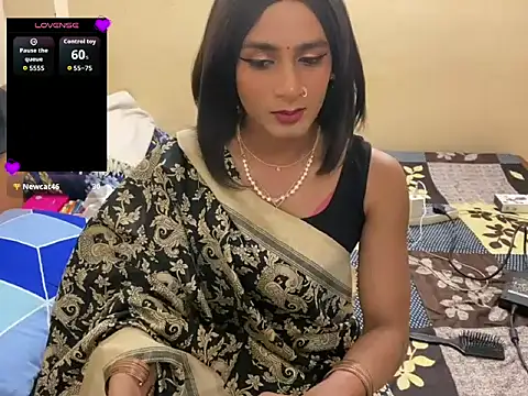 Snapshot of LuvLayla chatting on April 16, 2026, 8:31 pm LuvLayla online show from April 16, 2026, 8:31 pm