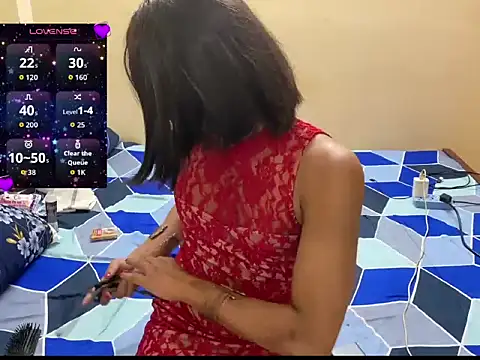 Snapshot of LuvLayla chatting on April 25, 2026, 7:33 pm LuvLayla online show from April 25, 2026, 7:33 pm