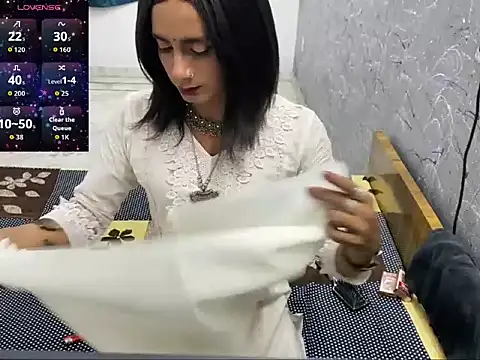 Snapshot of LuvLayla chatting on June 24, 2026, 8:19 pm LuvLayla online show from June 24, 2026, 8:19 pm