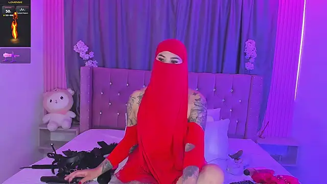 Snapshot of Nayla-Mouna chatting on June 30, 2026, 7:48 pm Nayla-Mouna online show from June 30, 2026, 7:48 pm