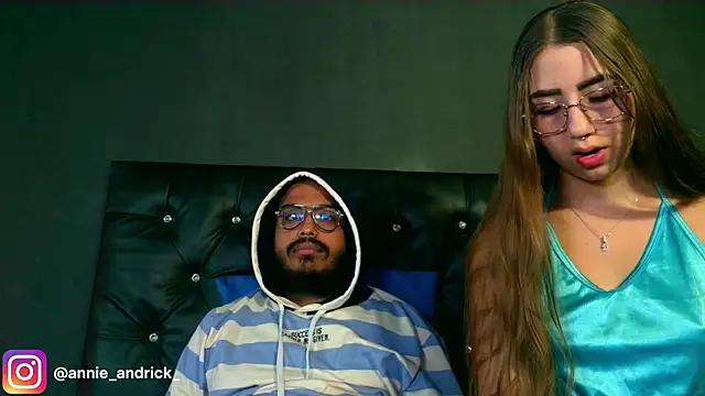  leda swan  online show from December 1, 2025, 1:27 pm