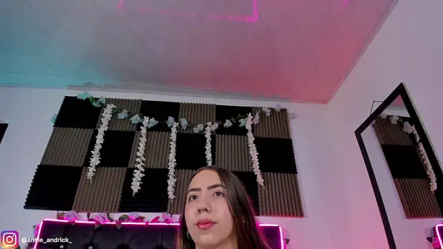 Snapshot of _leda_swan_ chatting on May 30, 2026, 9:17 am leda swan online show from May 30, 2026, 9:17 am