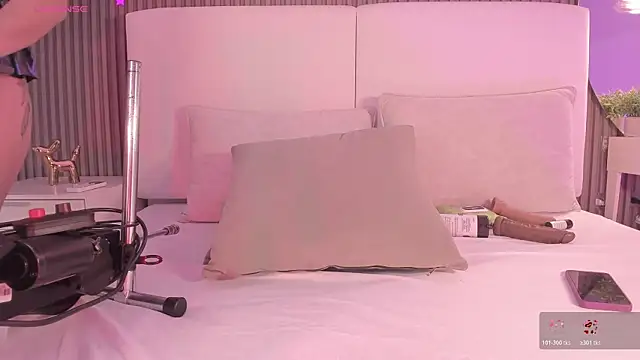 Snapshot of annie_clarkson chatting on July 10, 2026, 8:00 pm annie clarkson online show from July 10, 2026, 8:00 pm