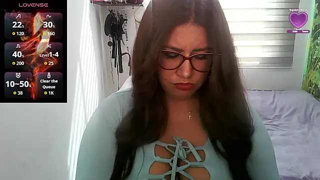 Snapshot of Vesper_Vixen chatting on September 23, 2025, 1:25 pm Vesper Vixen online show from September 23, 2025, 1:25 pm