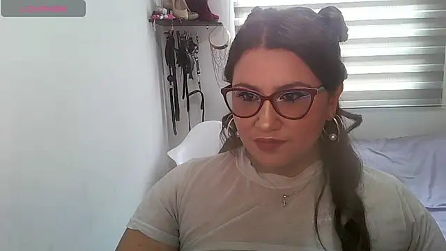 Snapshot of Vesper_Vixen chatting on October 1, 2025, 2:34 pm Vesper Vixen online show from October 1, 2025, 2:34 pm