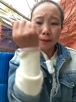 liu-liusexy online show from February 15, 2026, 4:31 am