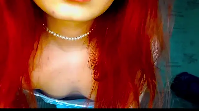 Snapshot of emi_less chatting on September 15, 2025, 1:44 pm emi less online show from September 15, 2025, 1:44 pm